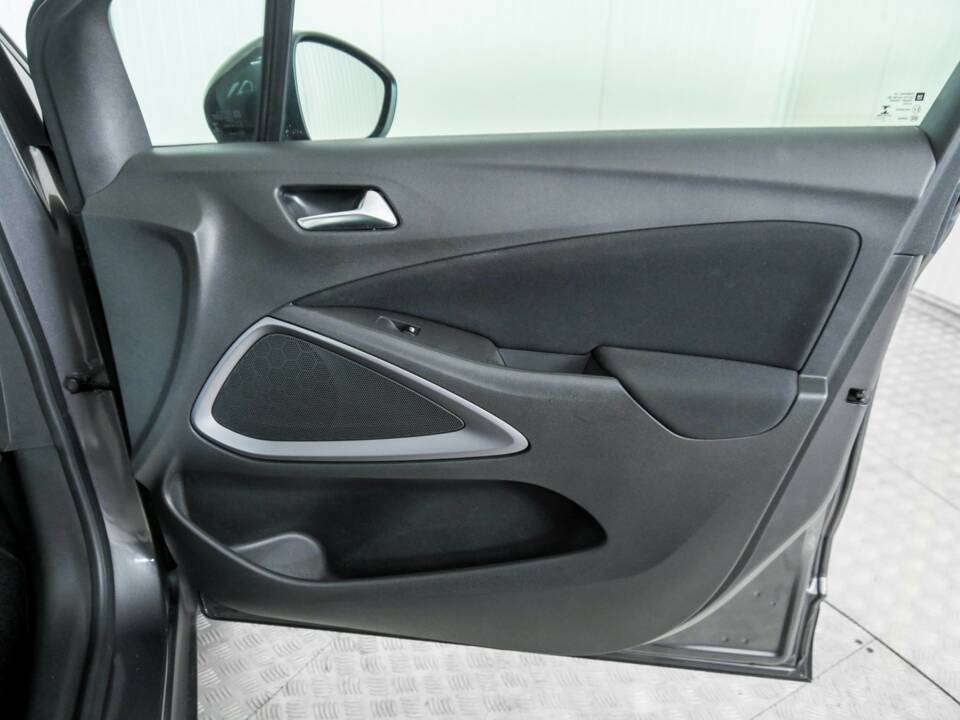 Image 33/50 de Opel Crossland X 1.2 Turbo (2020)