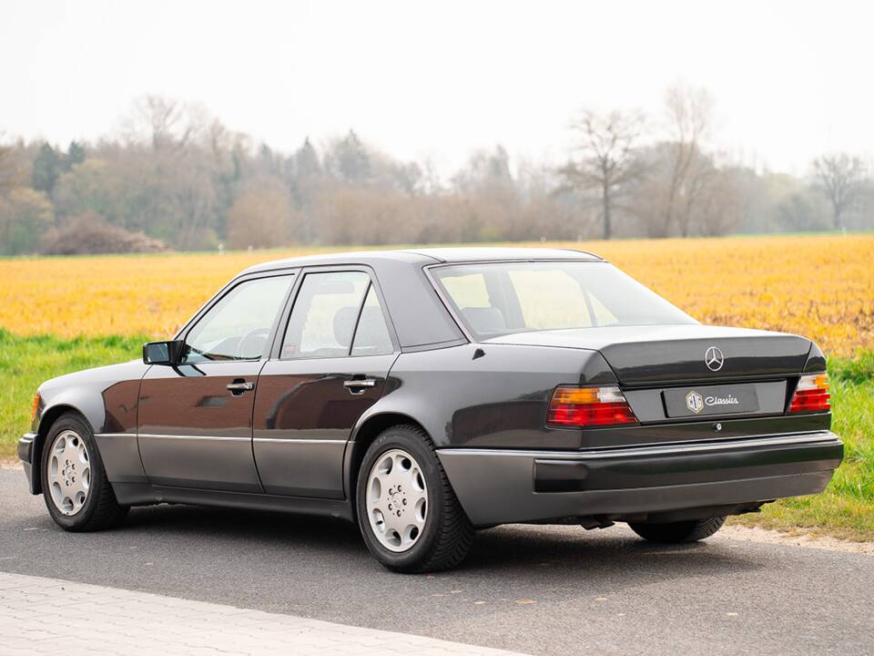 Bild 5/61 von Mercedes-Benz 500 E (1992)