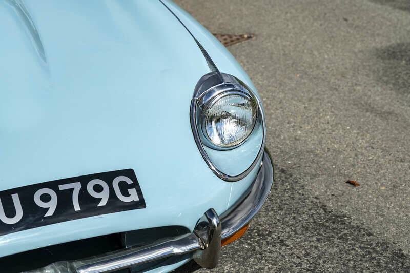 Image 39/50 de Jaguar E-Type (1968)