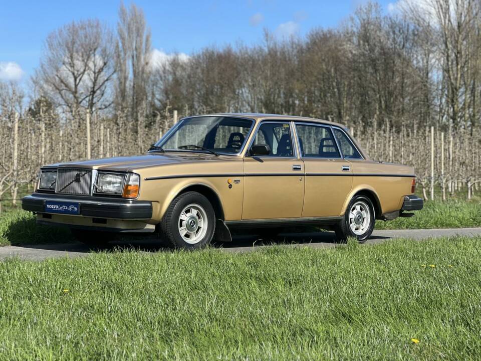 Bild 1/37 von Volvo 264 (1979)