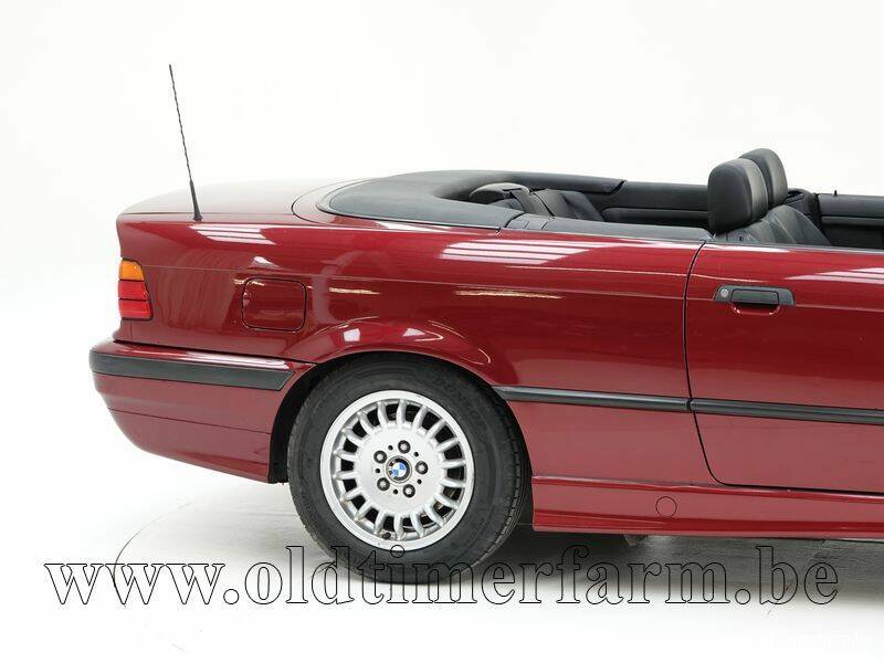 Image 13/15 de BMW 318i (1995)