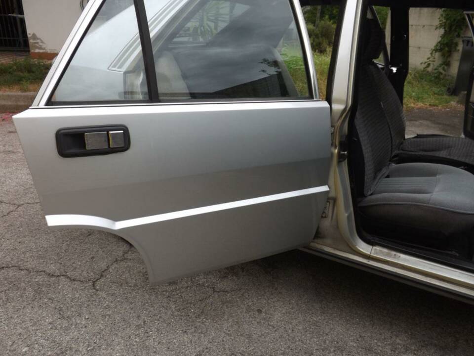 Afbeelding 37/50 van Lancia Delta (1984)