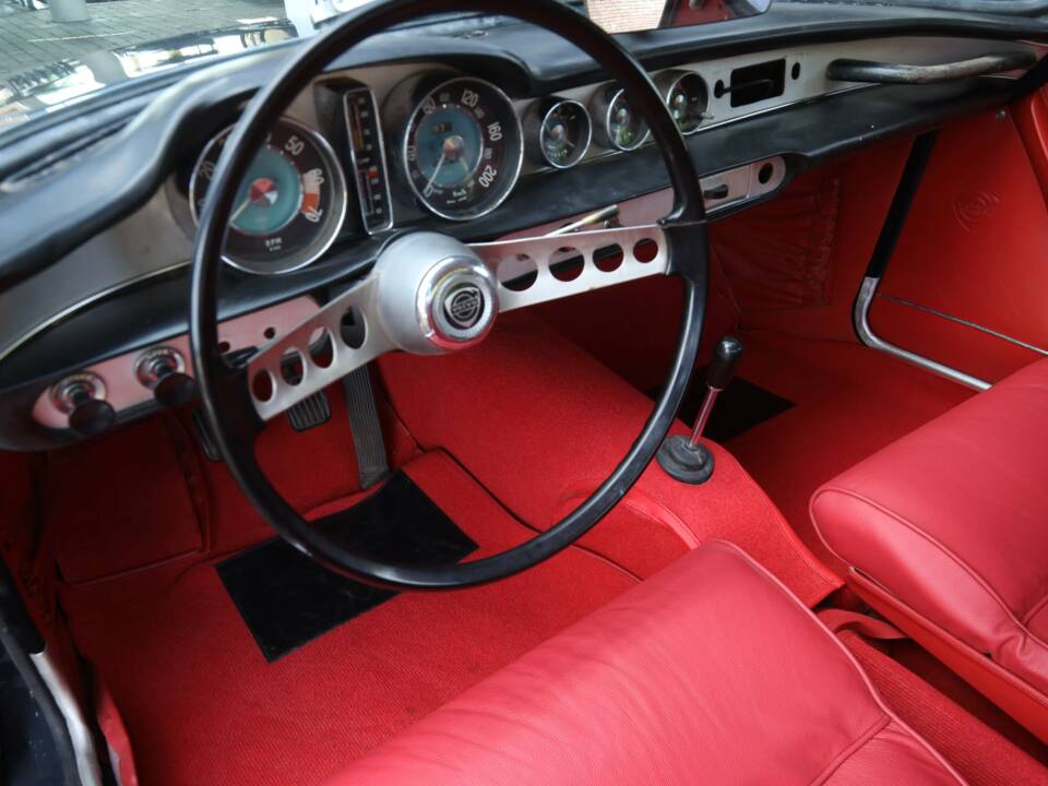 Image 12/50 de Volvo 1800 S (1966)