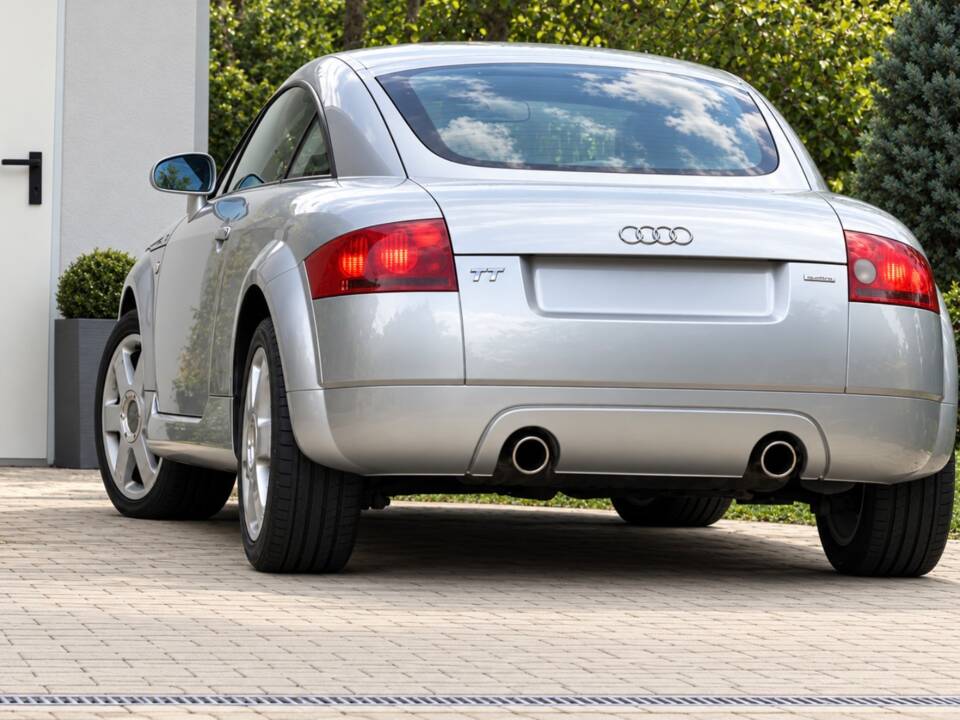 Imagen 3/6 de Audi TT 1.8 T quattro (1999)