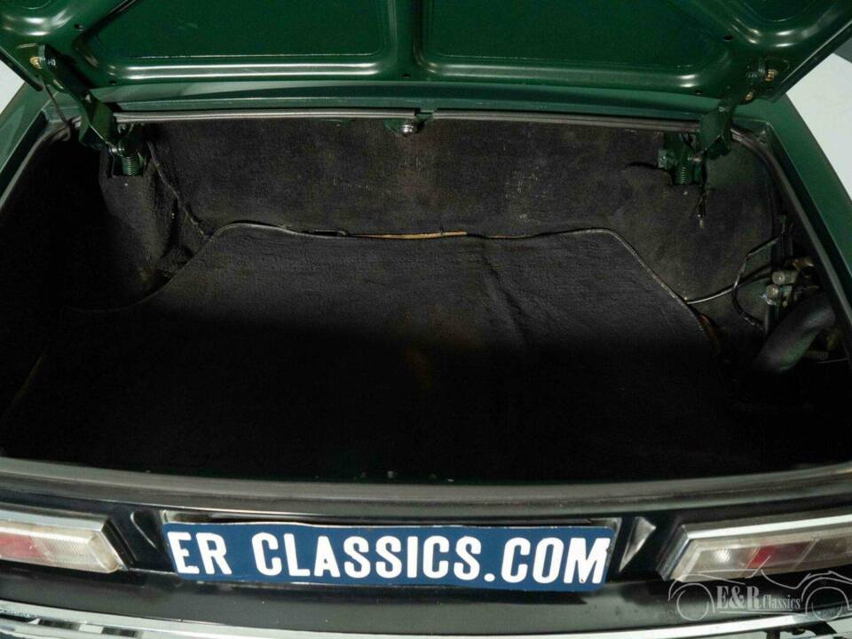 Image 18/19 of Triumph Stag (1975)