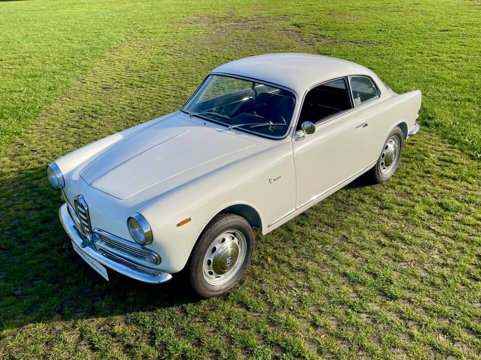 Image 26/32 of Alfa Romeo Giulia 1600 Sprint (1963)