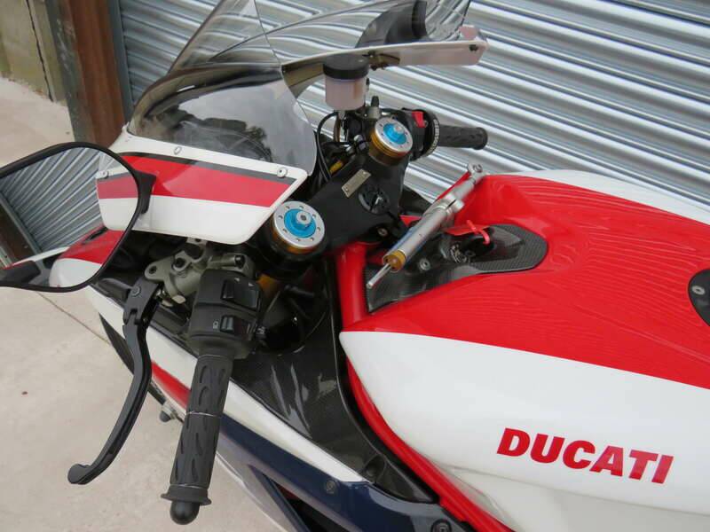 Bild 9/44 von Ducati DUMMY (2010)