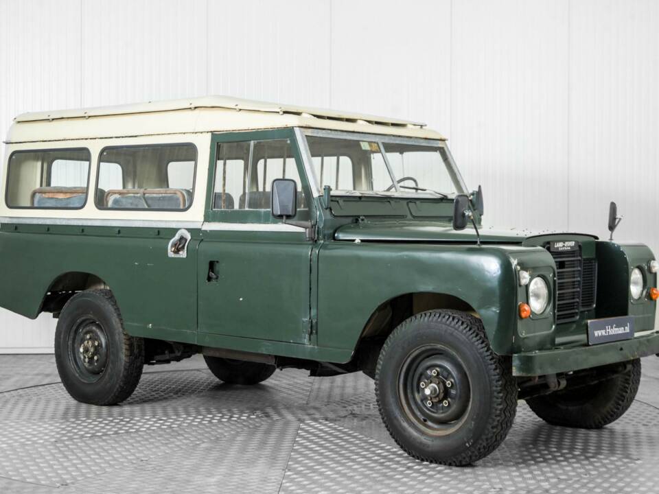 Image 2/50 of Land Rover 109 (1978)