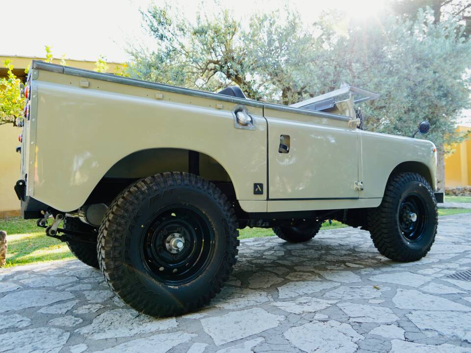Bild 10/100 von Land Rover 88 (1968)