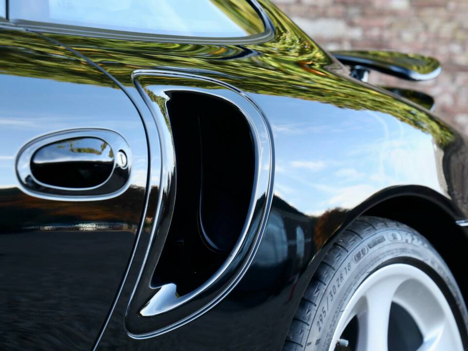 Image 32/50 of Porsche 911 Turbo (2002)