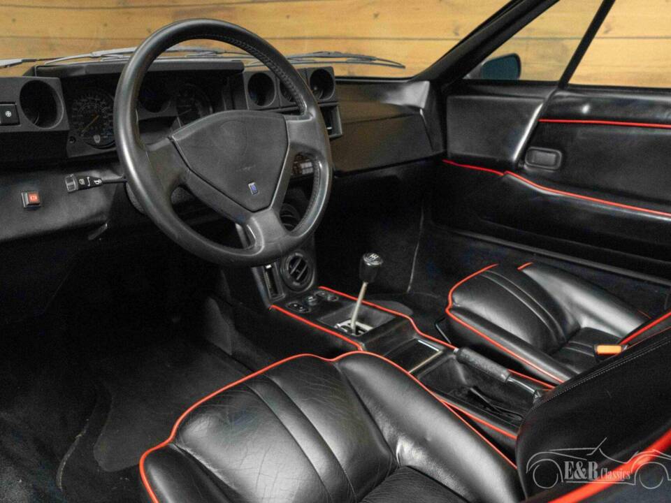Image 14/18 of Lamborghini Jalpa 3500 (1989)