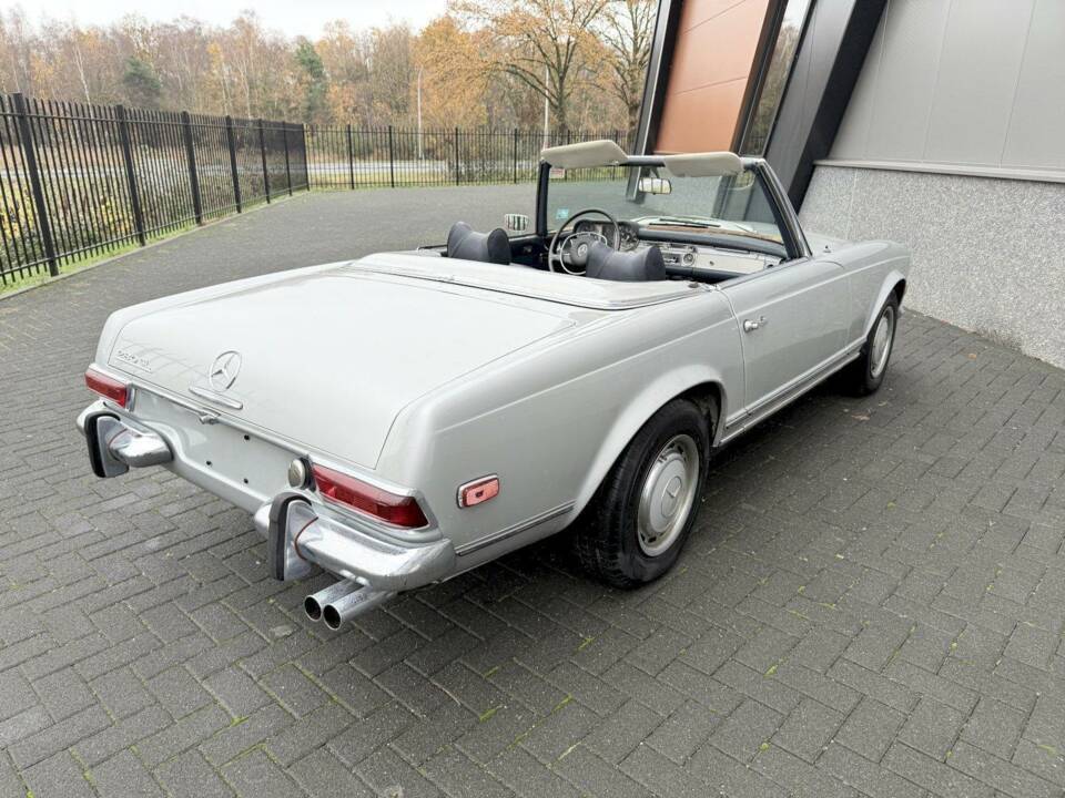 Image 8/36 of Mercedes-Benz 280 SL (1969)