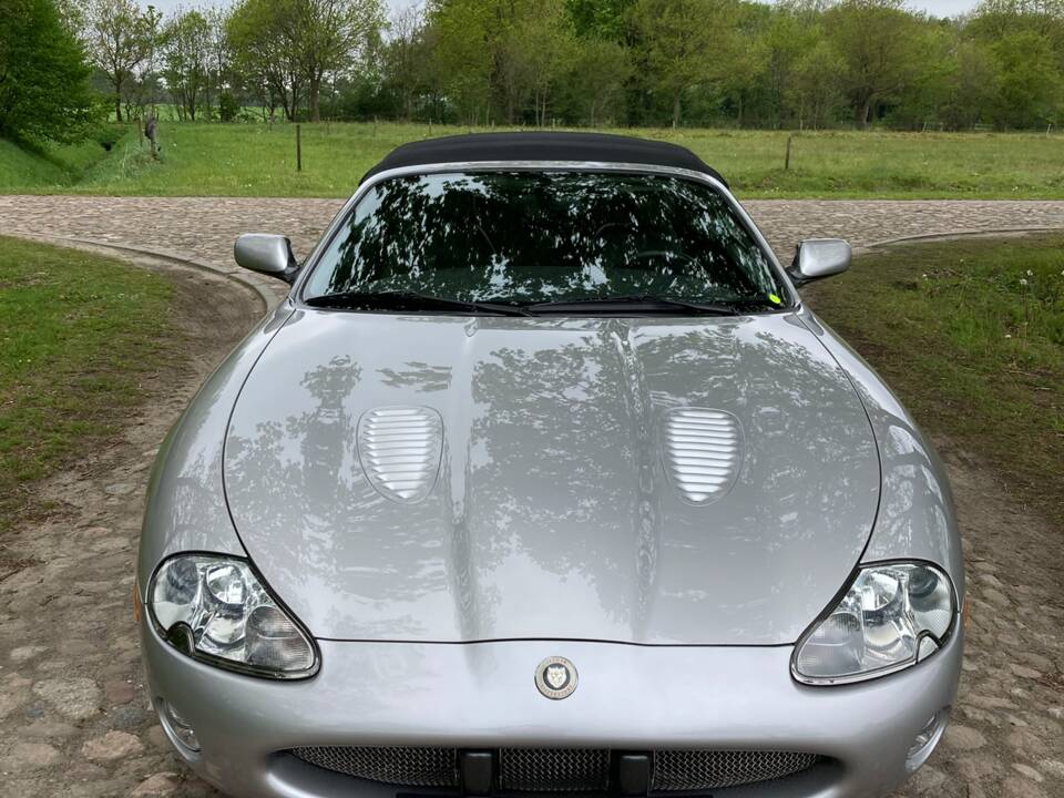Bild 3/29 von Jaguar XKR (2000)