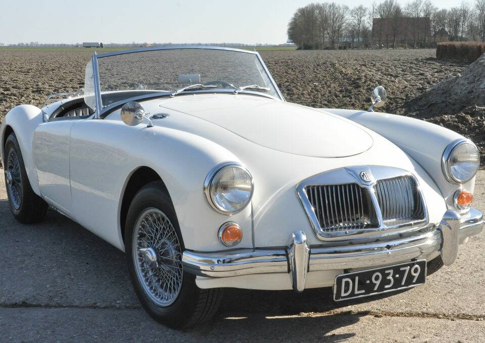 Image 3/8 of MG MGA 1600 (1962)