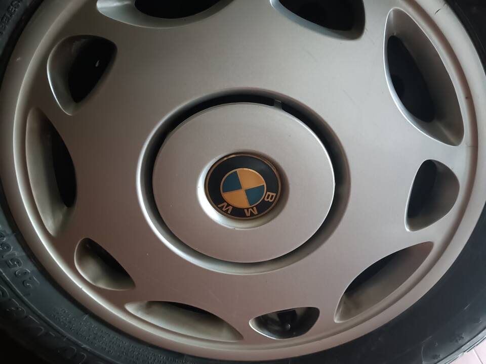 Immagine 4/7 di BMW 318i (1992)