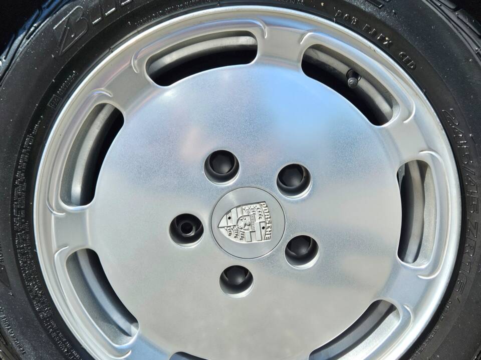 Image 14/28 of Porsche 928 S4 (1987)