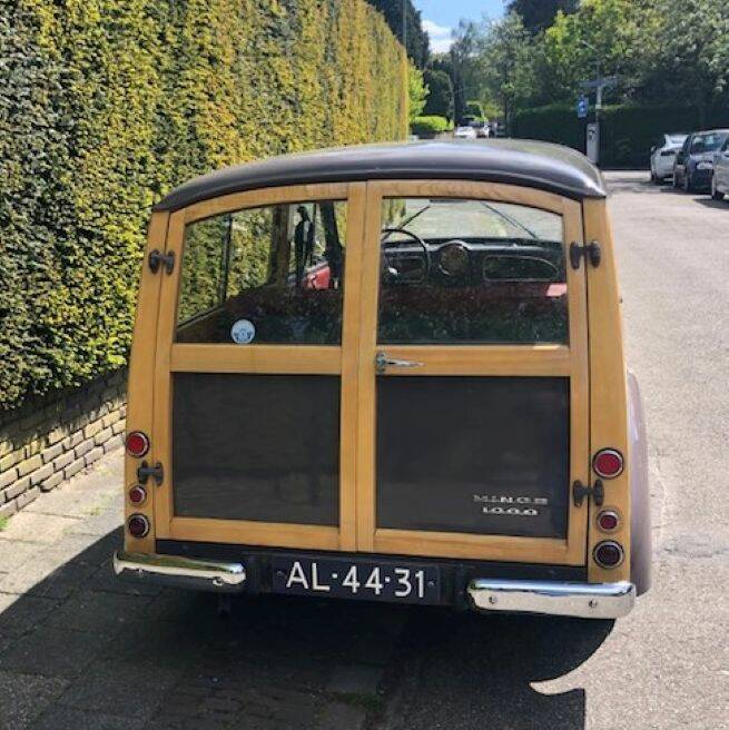 Image 3/17 of Morris Minor 1000 Traveller (1962)