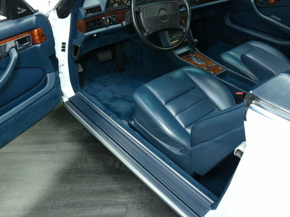 Bild 13/50 von Mercedes-Benz 560 SEC (1988)