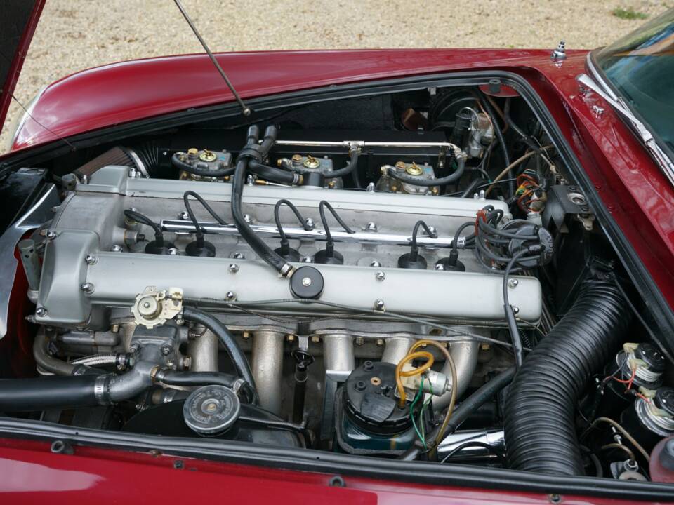Bild 46/50 von Aston Martin DB 6 Vantage (1966)
