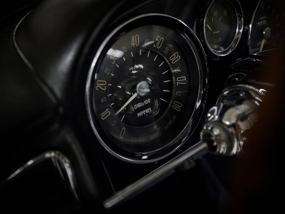 Image 61/100 of Ferrari 250 GT (1962)