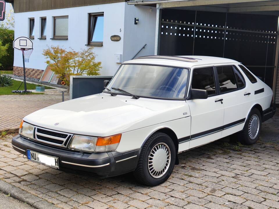 Image 2/20 of Saab 900 2.1 i 16V (1990)