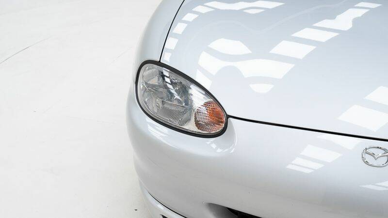 Immagine 10/15 di Mazda MX-5 1.8 (2000)