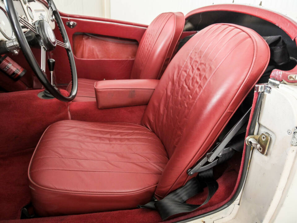 Image 23/50 of MG MGA 1500 (1957)
