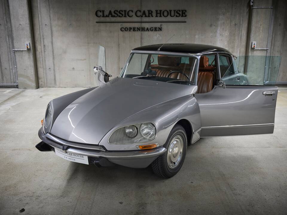 Image 24/92 of Citroën DS 23 Pallas (1975)