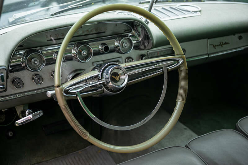 Afbeelding 17/27 van DeSoto Fireflite Sportsman (1959)