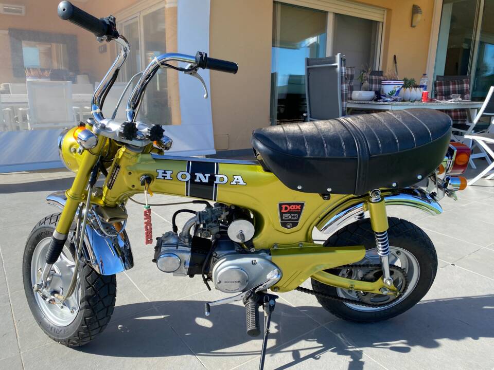Obraz 1/10 pojazdu Honda ST 50 Dax (1974)