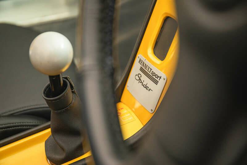 Image 18/34 of Renault Sport Spider (1998)