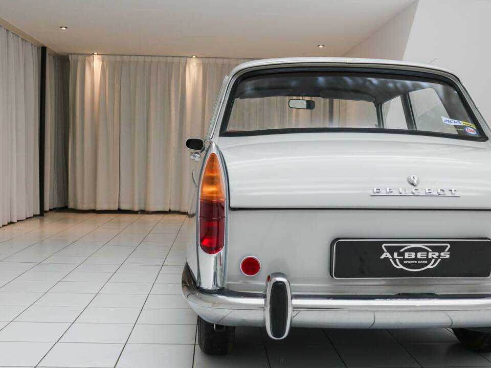 Bild 16/18 von Peugeot 404 (1963)