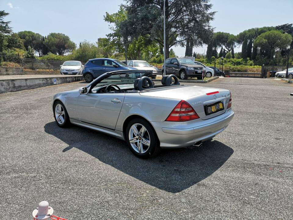 Imagen 3/38 de Mercedes-Benz SLK 200 Kompressor (2002)