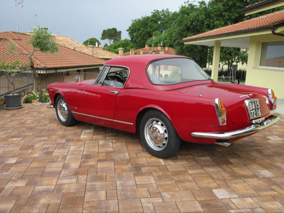 Image 10/40 of Alfa Romeo 2600 Spider (1966)