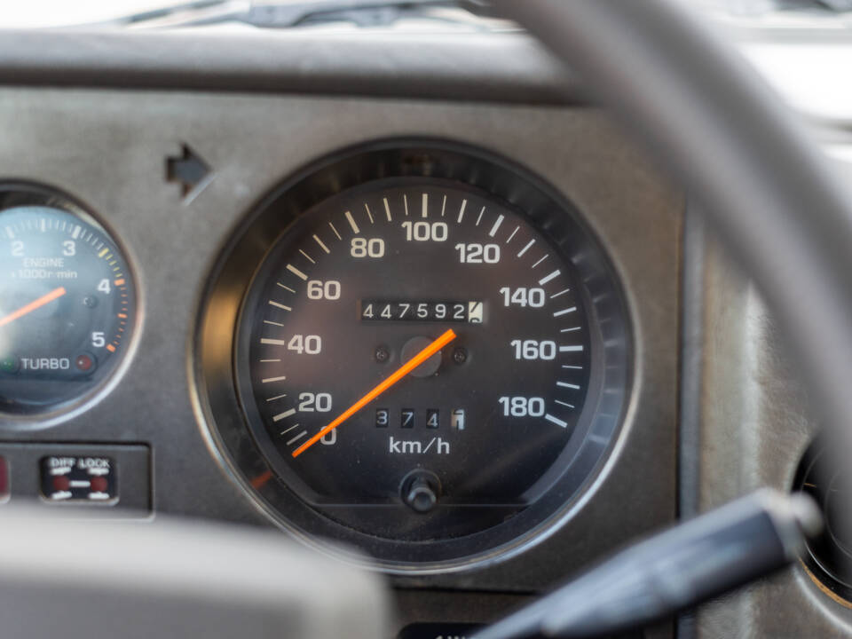 Image 79/100 of Toyota Land Cruiser HJ61 GX (1987)