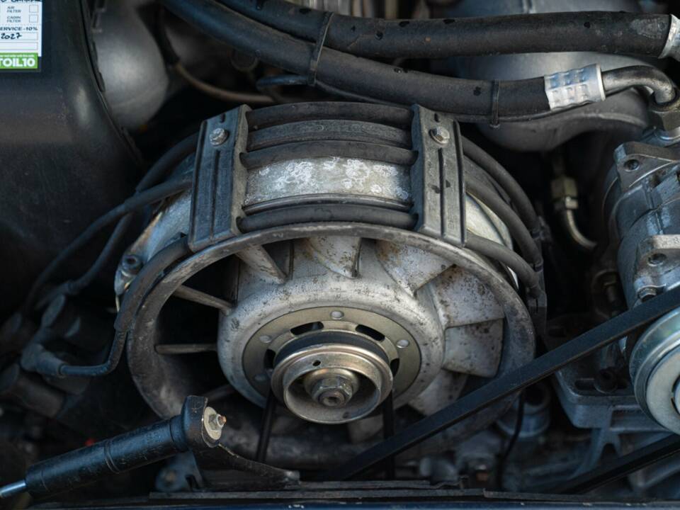 Bild 48/50 von Porsche 911 Carrera 3.2 (1989)