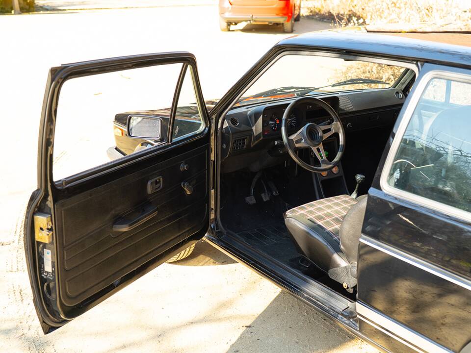 Bild 26/54 von Volkswagen Golf Mk I GTI 1.6 (1980)