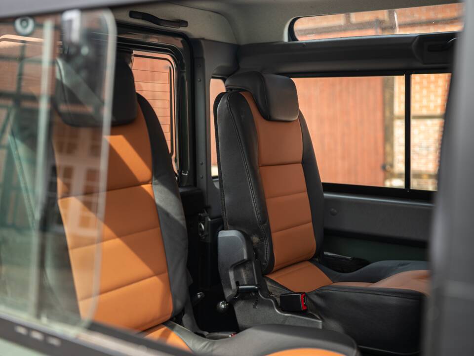 Image 41/42 of Land Rover Defender 90 (2015)