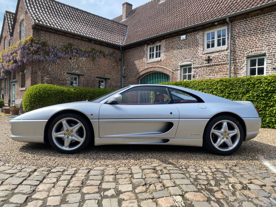 Afbeelding 5/42 van Ferrari F 355 Berlinetta (1995)