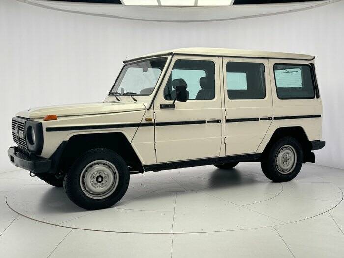 Afbeelding 2/7 van Mercedes-Benz 240 GD (LWB) (1984)