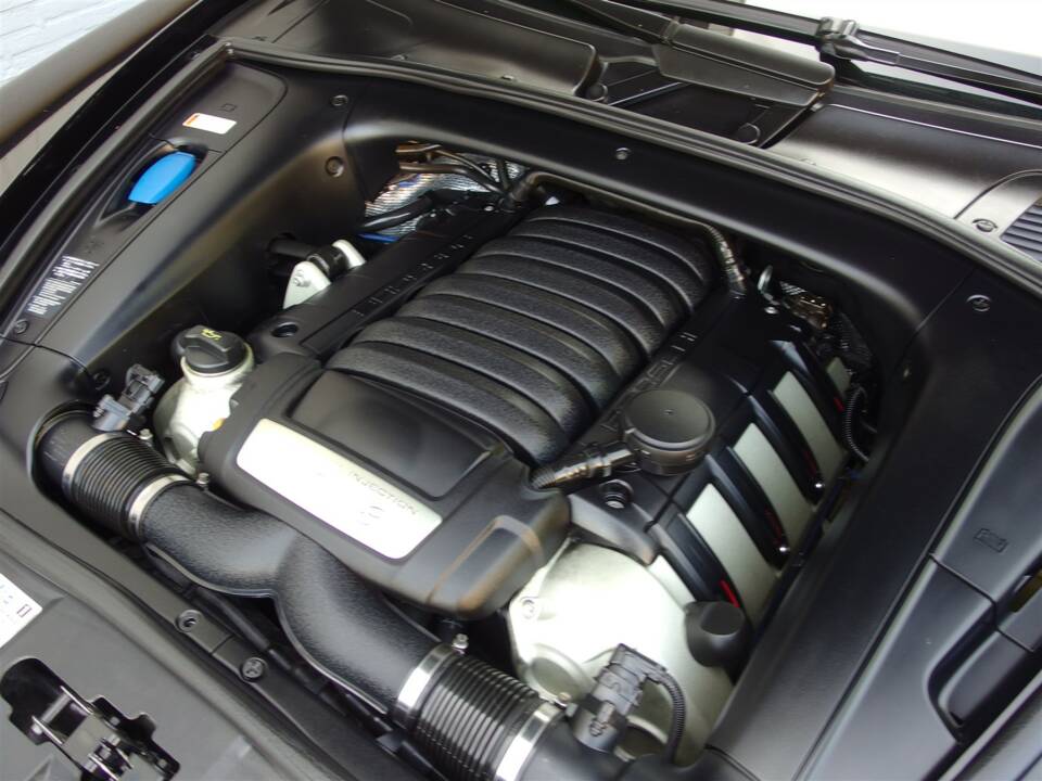 Image 87/98 of Porsche Cayenne GTS (2008)