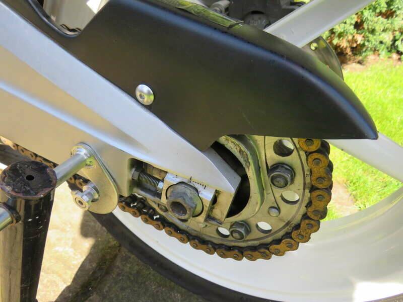 Bild 35/39 von Honda CBR 400 RR (1992)