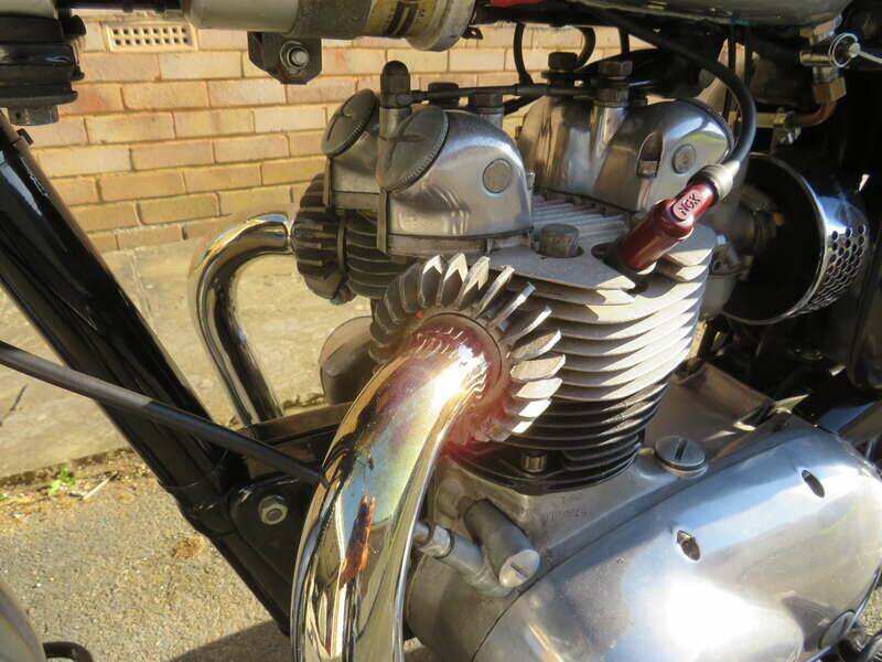 Image 22/43 of Triumph Tiger 90 (1968)