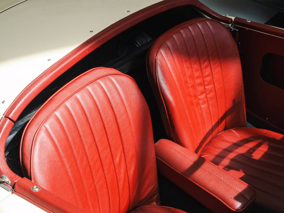 Image 9/22 of MG MGA 1600 (1960)