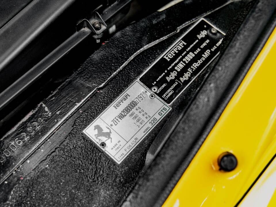 Bild 48/55 von Ferrari 328 GTS (1986)