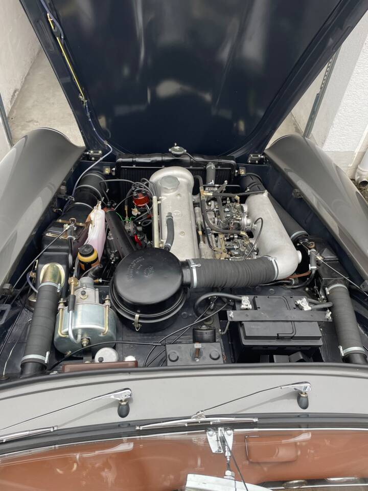 Image 13/51 de Mercedes-Benz 190 SL (1960)