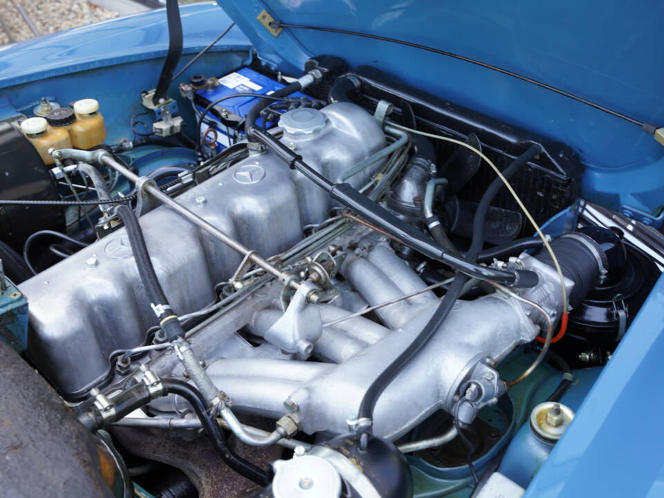 Image 46/50 of Mercedes-Benz 280 SL (1968)