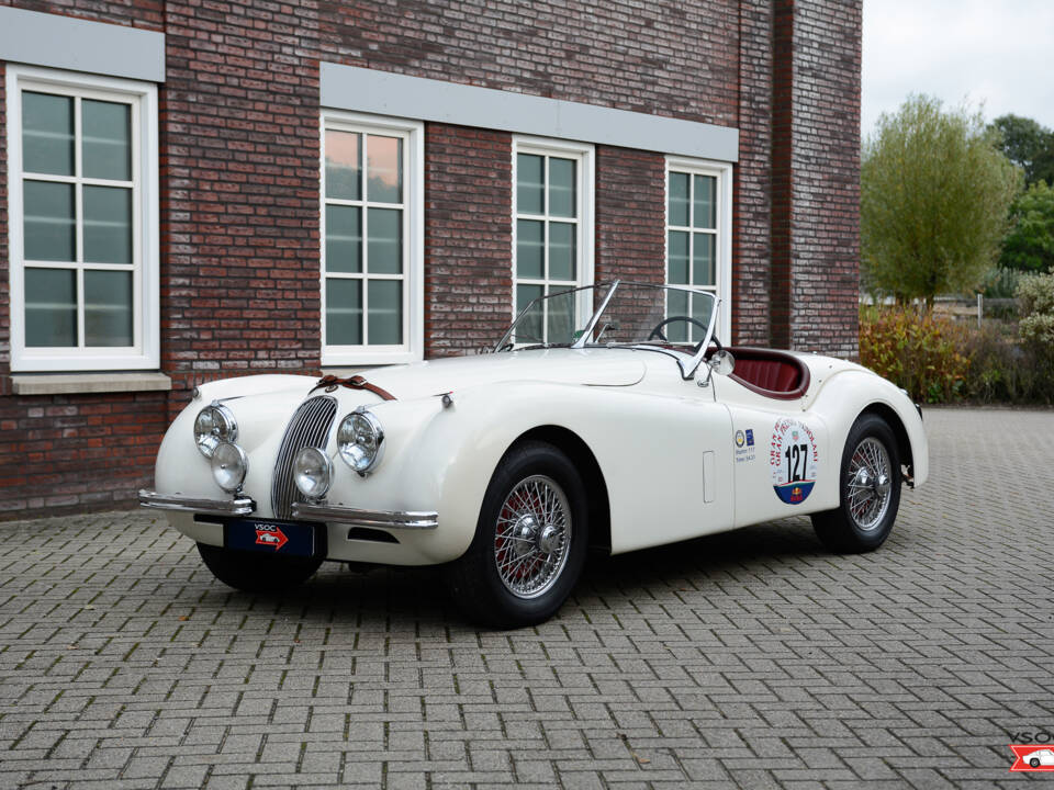 Image 1/19 of Jaguar XK 120 SE OTS (1954)