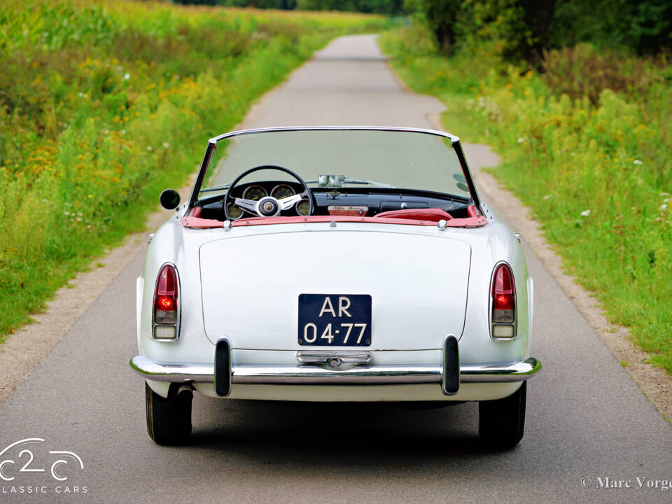 Image 43/55 de Alfa Romeo 2000 Spider (1959)