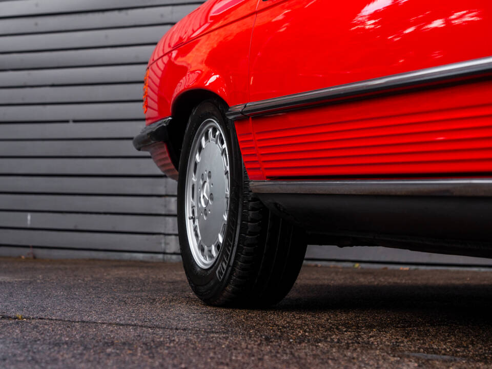 Image 53/59 of Mercedes-Benz 300 SL (1989)